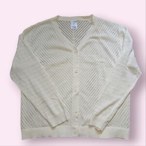NWOT Ladies V-neck cardigan